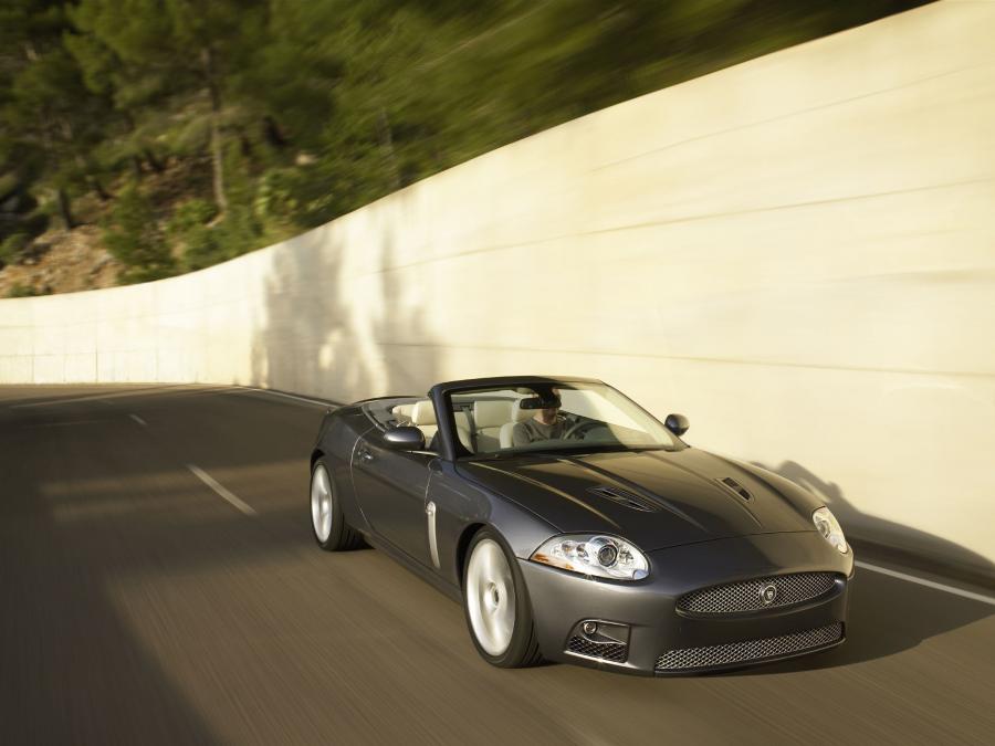  Jaguar XKR Convertible 2007 года  (фото 11 из 52)